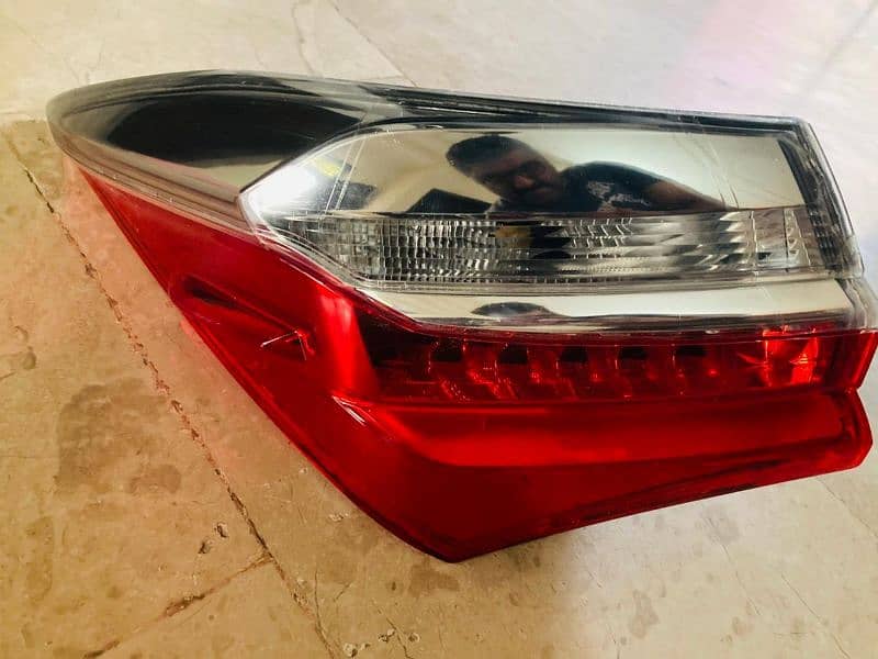 toyota gli 2018 back lights 1