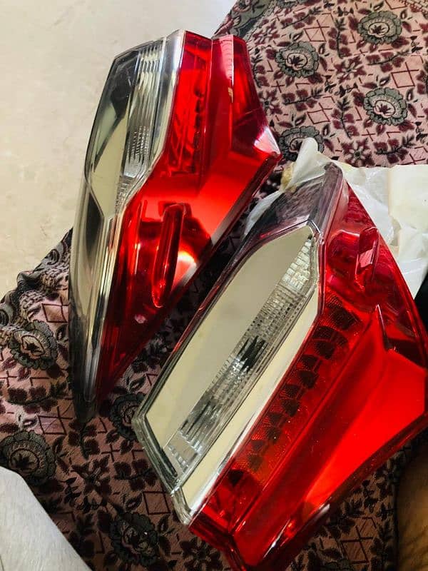 toyota gli 2018 back lights 2