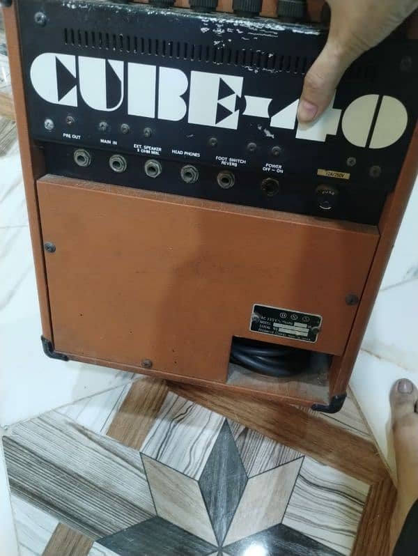 Guitar amp/amplifier Roland Cube 40 in good condition 1