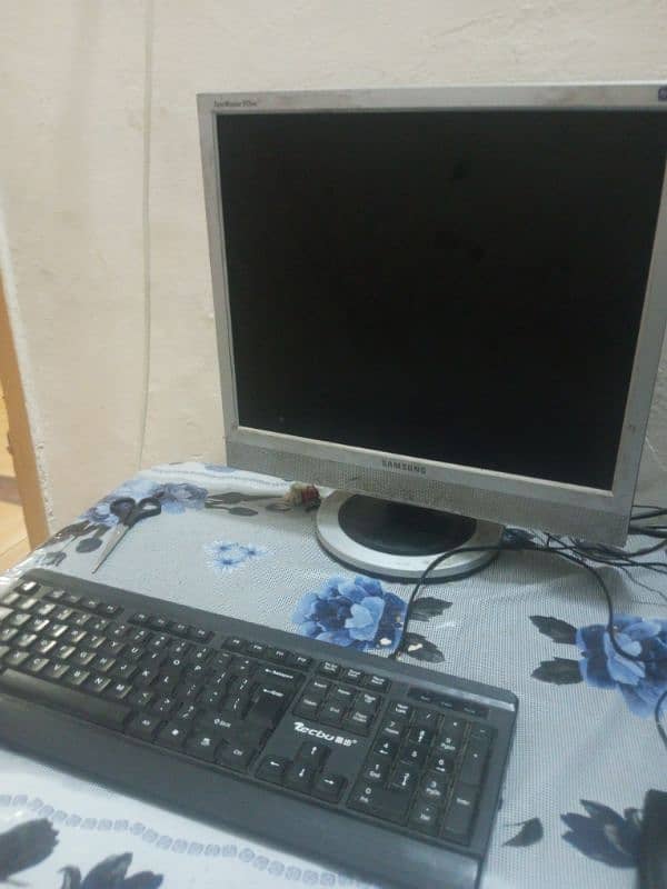 core i5 4th gen with lcd 8gb ram ddr3 2