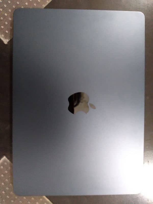 Macbook Air M2, 13", (8/256) Condition Like New 2