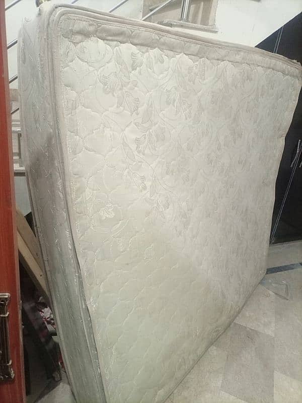 Spring mattress 10/9 condition 8 inch what's ap numbr O3288101737 0