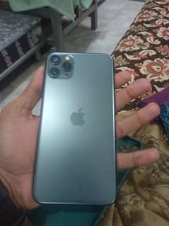 iPhone 11 Pro Max 64 gb 4 months sim time