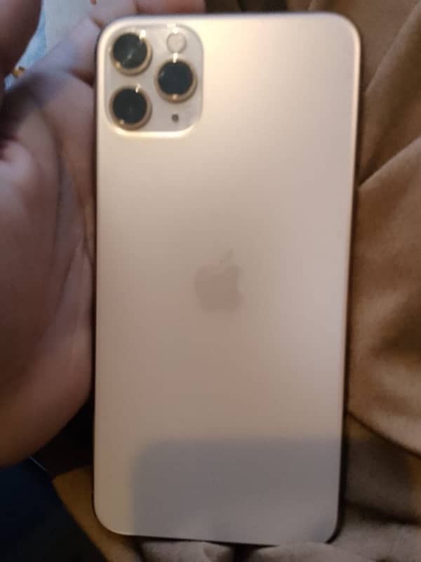 iPhone 11 Pro Max 4