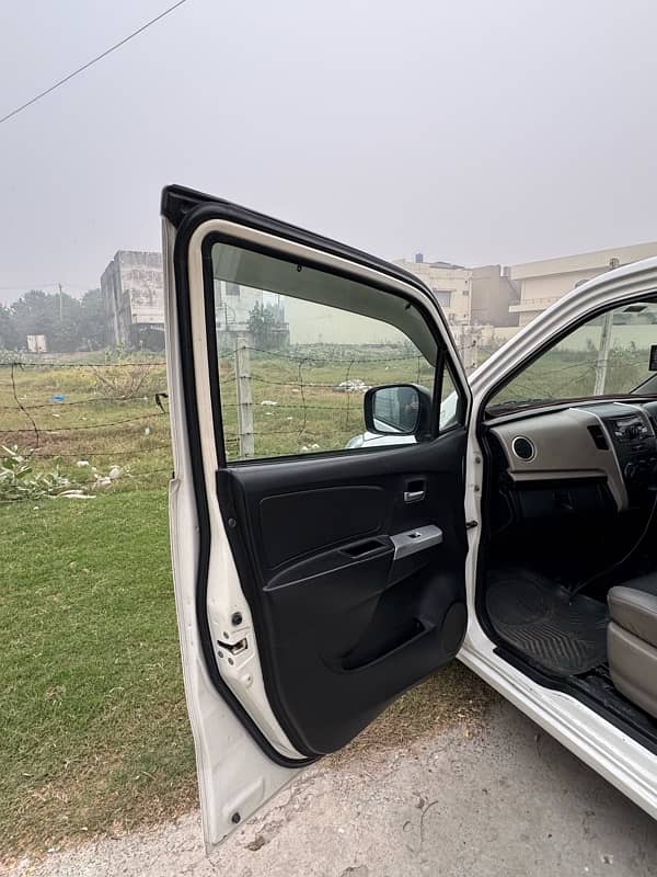 Suzuki Wagon R 2018 12