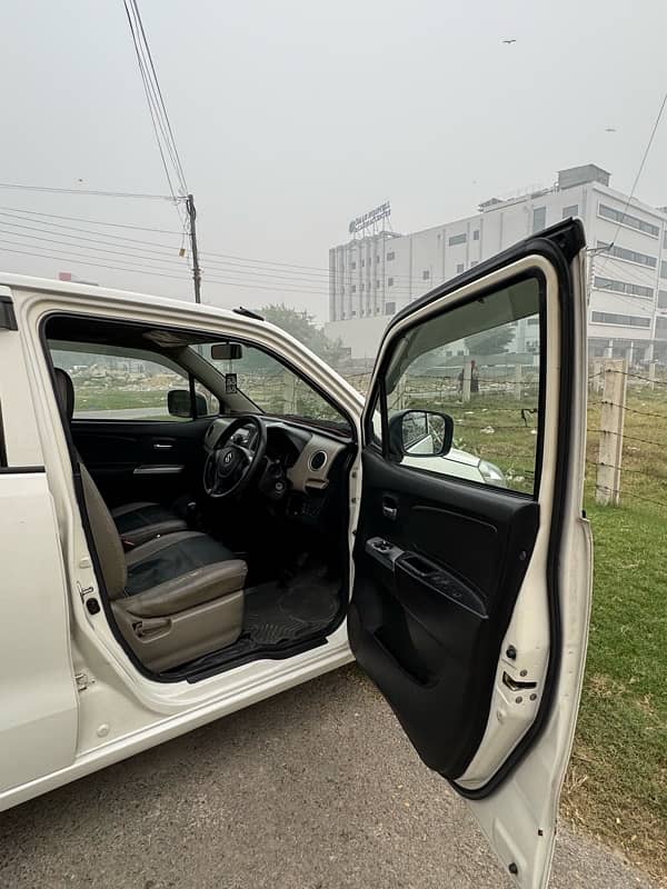 Suzuki Wagon R 2018 13