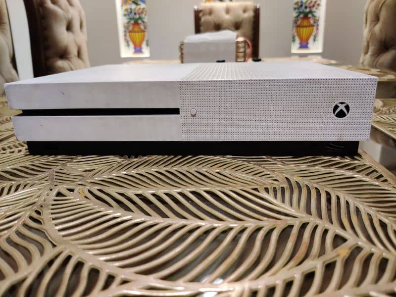 Xbox One S 500GB 4