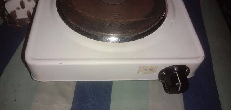 THRIFTY ELECTRIC STOVE 1