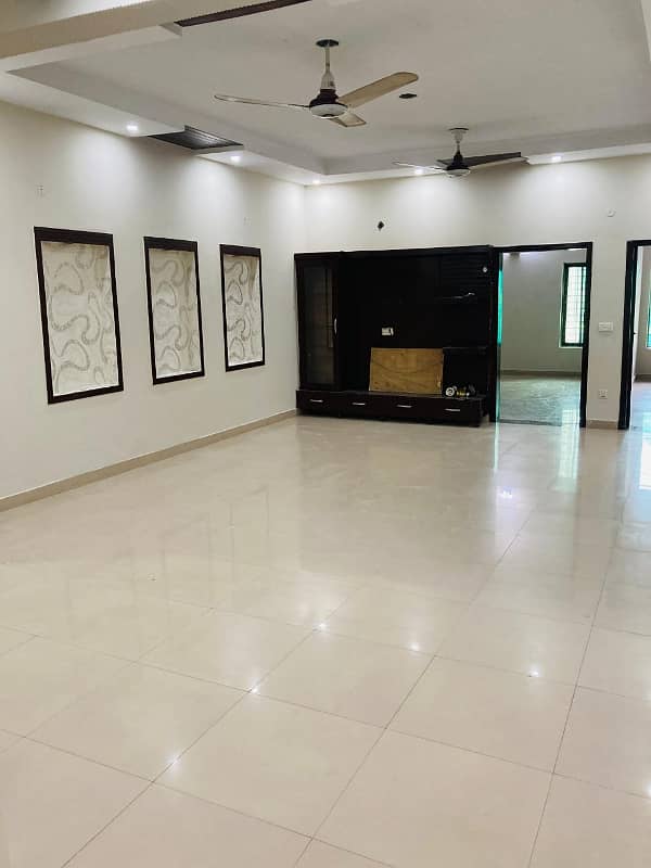 10 marla upper portion in johar town 8