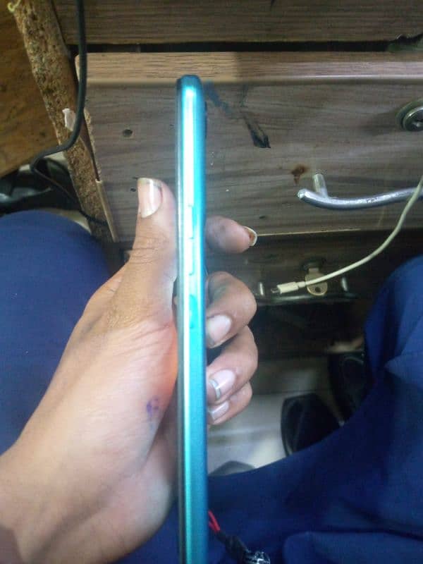 Tecno spark 8c all ok phone only Glass brak 3