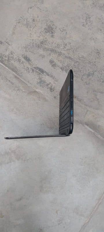 Lenovo Chromebook: 4GB+16GB  +8 Hour Battery Backup, Free Charger 2