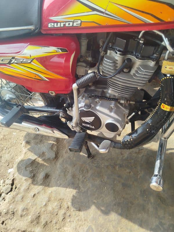 Bilkul Zabardast bike hai koi kaam ni 5