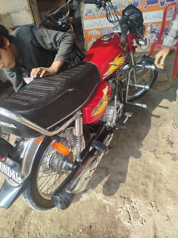 Bilkul Zabardast bike hai koi kaam ni 6