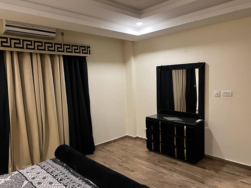 1 Bed Lavish Fully Furnished Apartment For Rent 0