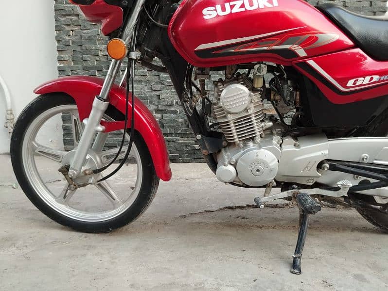 Suzuki 110 One Hand Use 4