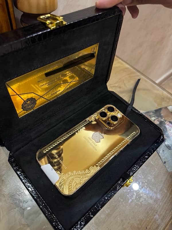 24K gold plated IPHONE 16 Pro Max 1