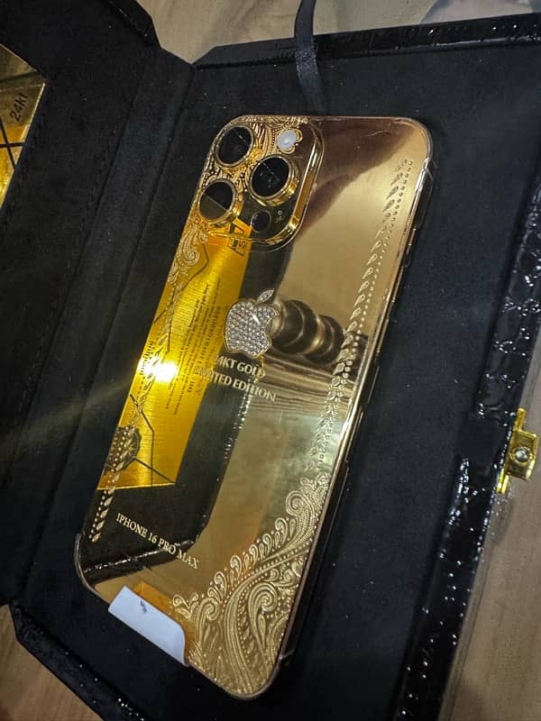 24K gold plated IPHONE 16 Pro Max 2