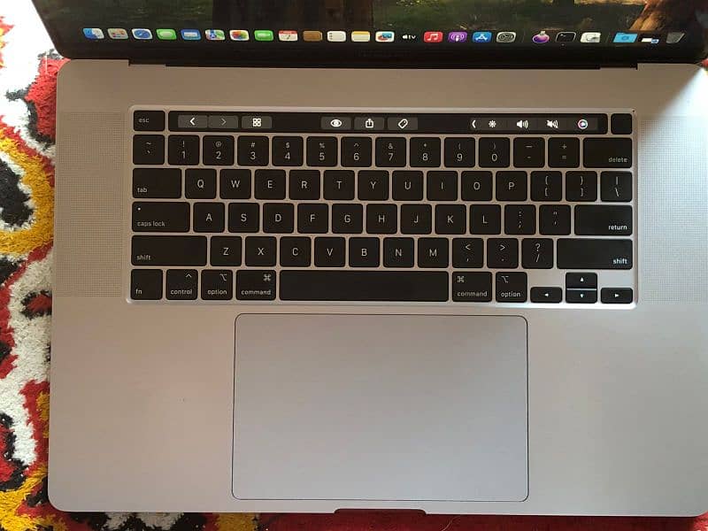 MacBook pro 2019 10/10 codition 4