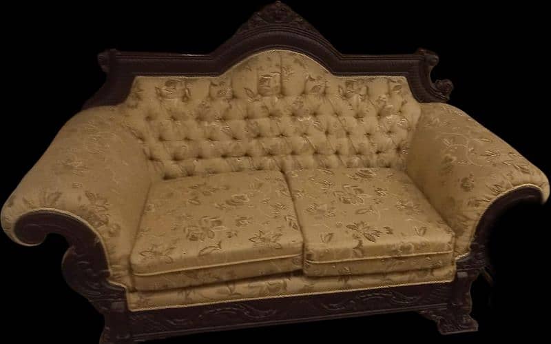 Solid wooden Frame new condition 10/9.5 Sofa Set 1