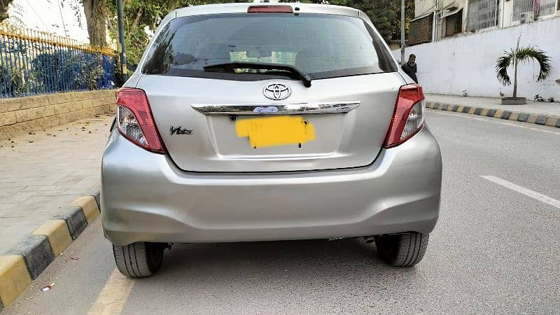 Toyota Vitz 2011/2014 3