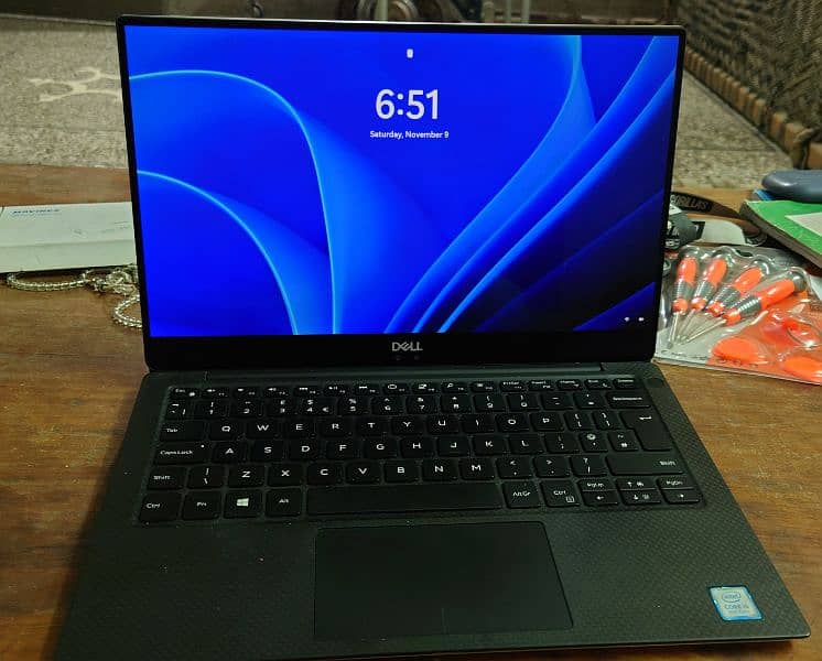 Dell XPS 13 9370  8 gb ram and 256 nvme  condition is 10/10 0