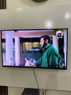 LED TV Haier 42” LE42B8000