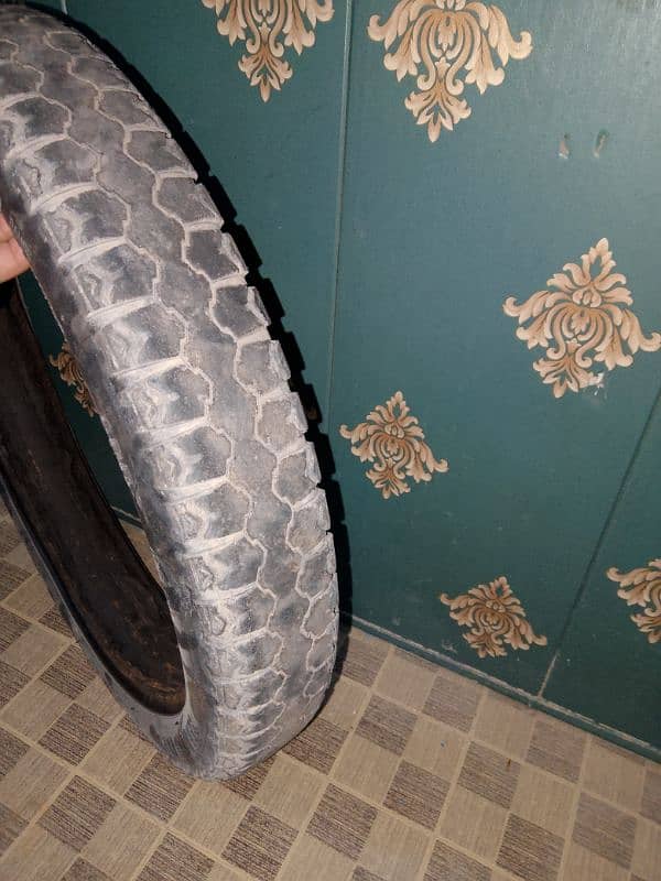 Honda 125 Ka Back Tyre & tube 2