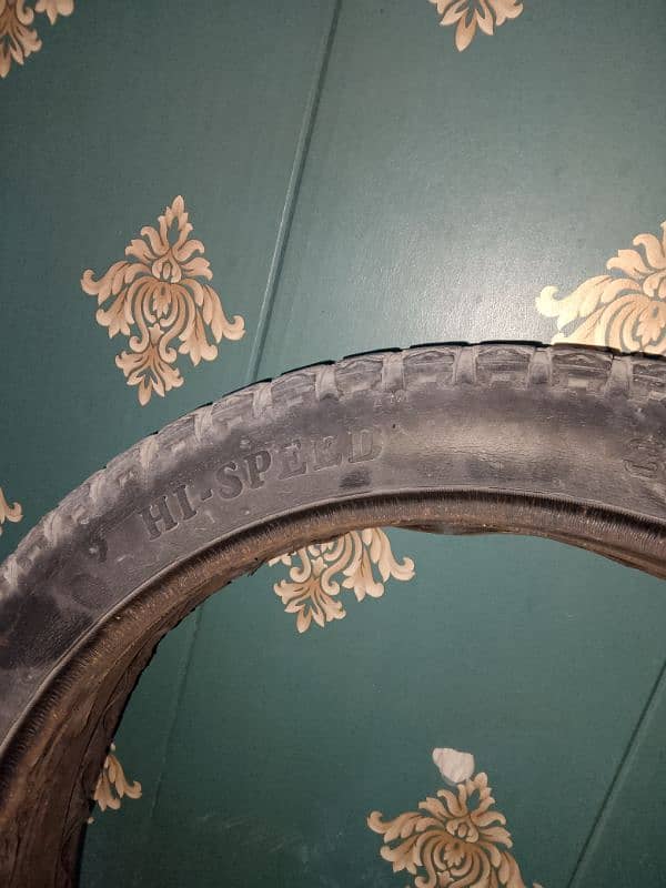 Honda 125 Ka Back Tyre & tube 3