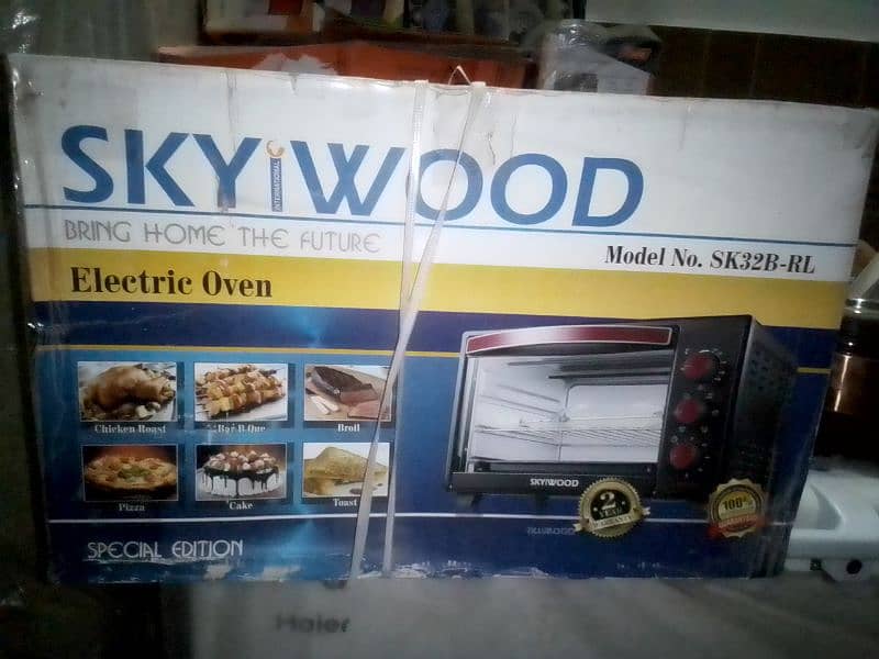 Electric Oven Skyiwood Company Model No. SK32B-RL 0