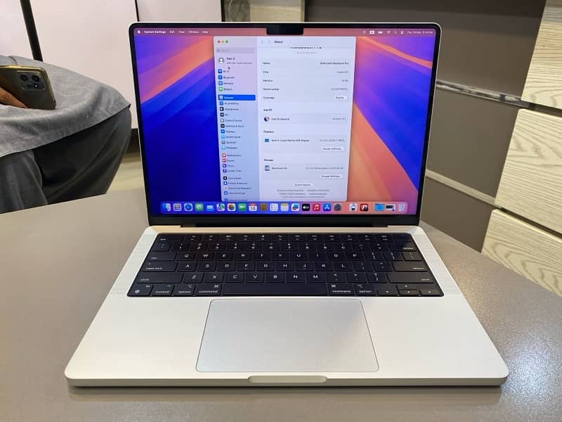 14” MacBook Pro M3-2023 8GB/512GB (under Warranty) 5