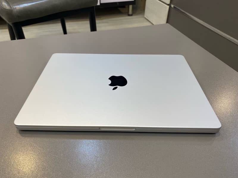 14” MacBook Pro M3-2023 8GB/512GB (under Warranty) 11