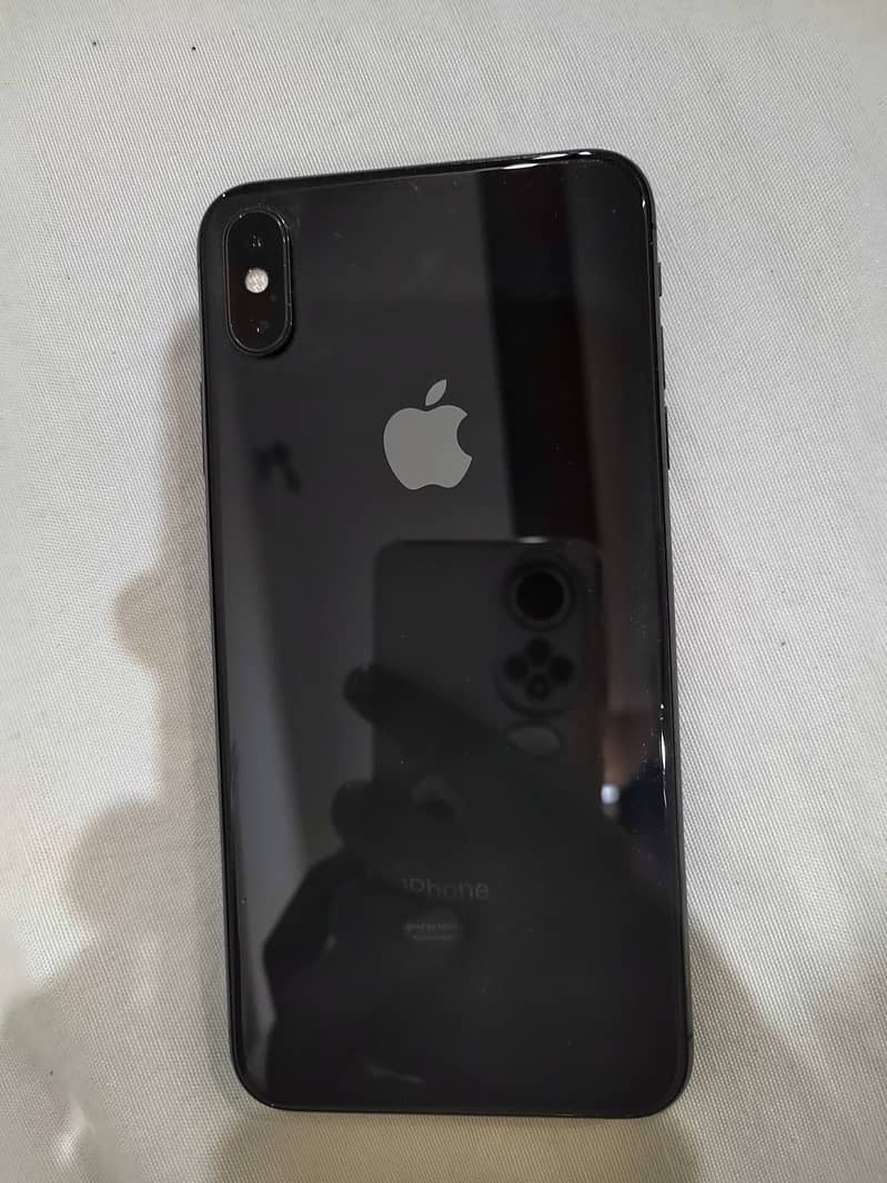 iPhone XS Max 1