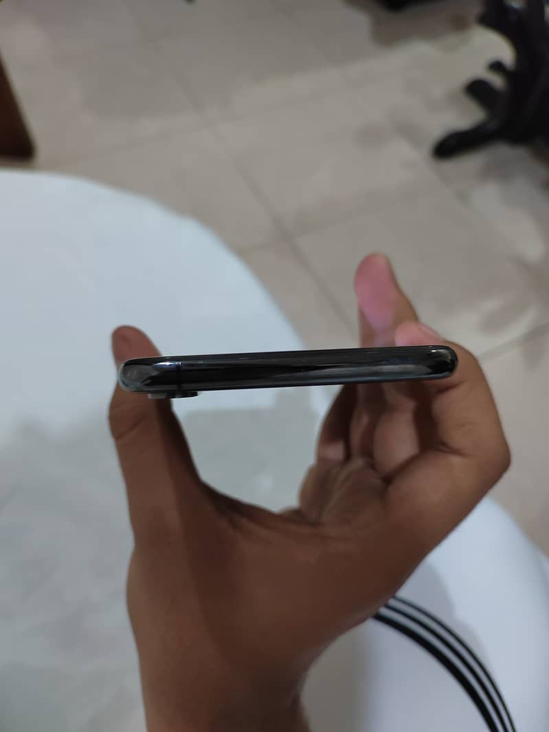 iPhone XS Max 7