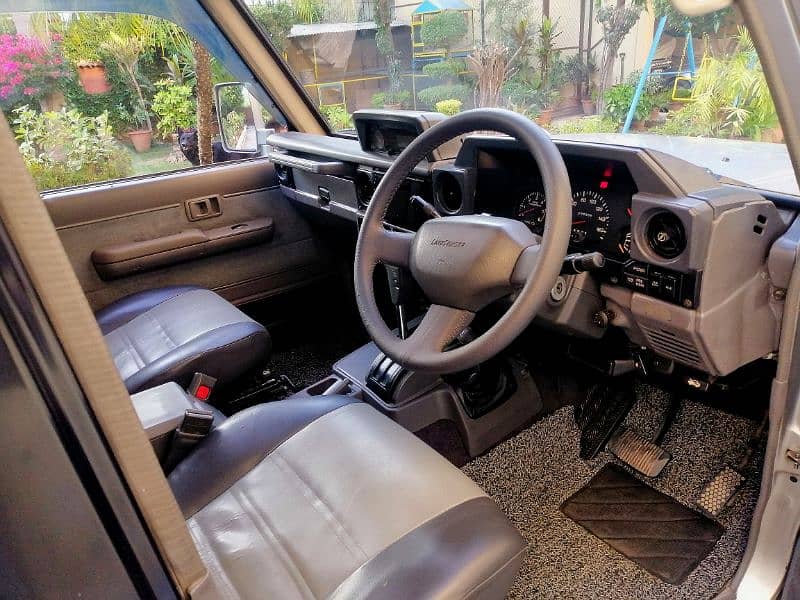 Toyota Prado 1992 - ISB REGD 2013 13