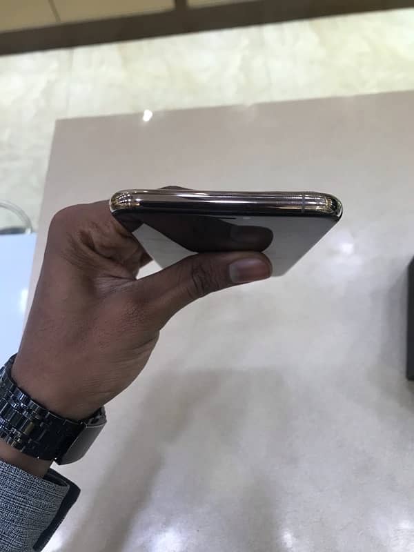 IPHONE 11 PRO MAX 64GB GOLD PTA APPROVED DUAL HK 4