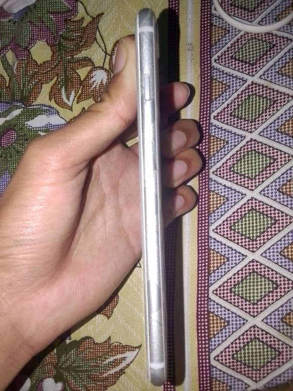 iphone 8+ in good condition 4