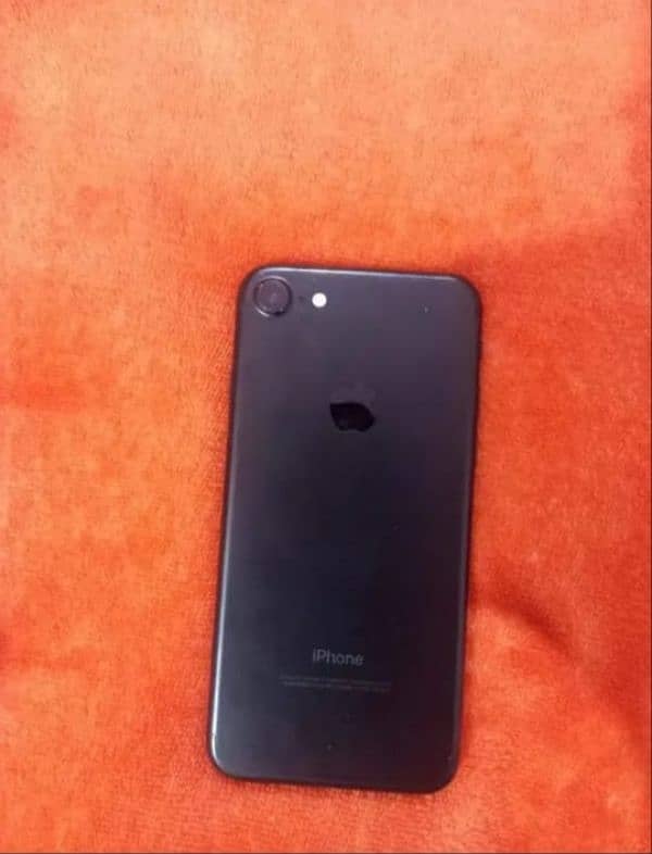 Iphone 7 128gb (Non-PTA) 1