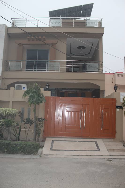 7.5 Marla House For Sale In Sapphire Block 0