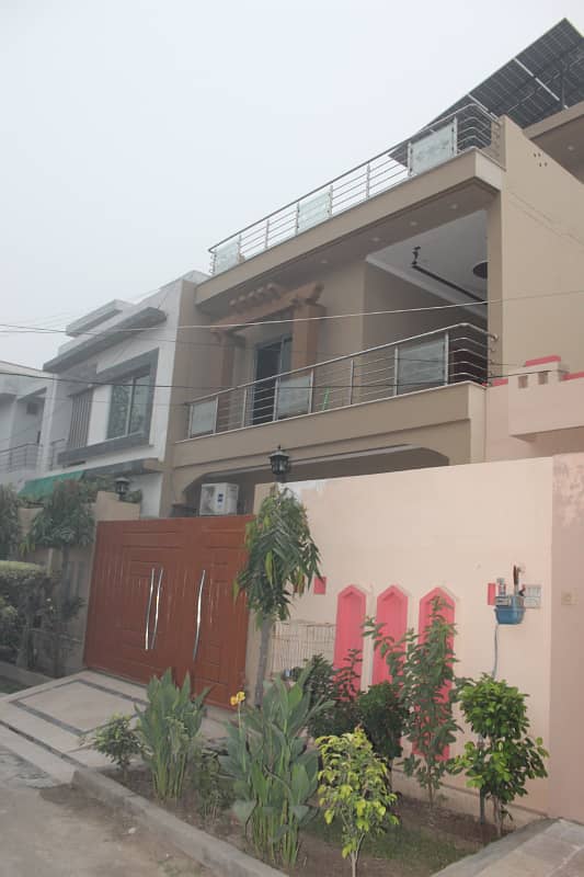 7.5 Marla House For Sale In Sapphire Block 2