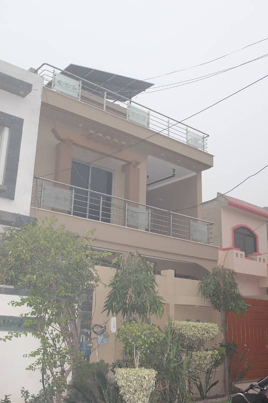 7.5 Marla House For Sale In Sapphire Block 3