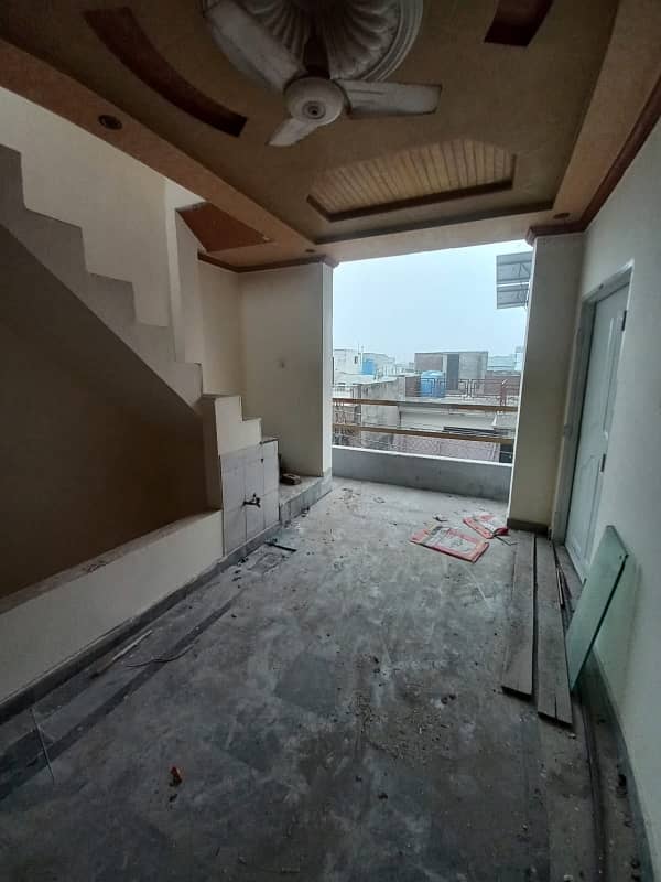 5 Marla 2nd Floor Portion Location ( video available) Nargis block Allama iqbal town Lahore 8