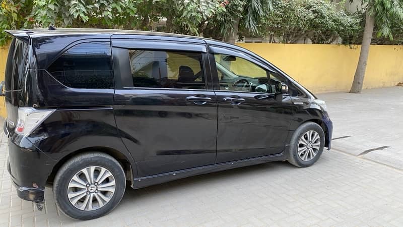 Honda Freed 2012 3