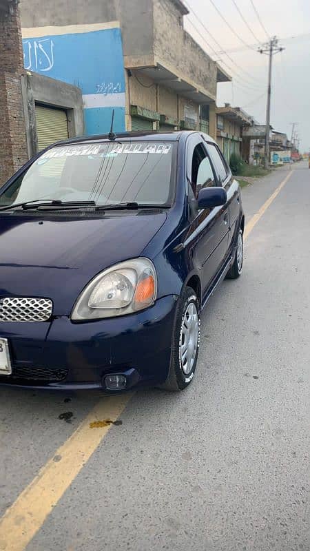 Toyota Vitz 2000 1