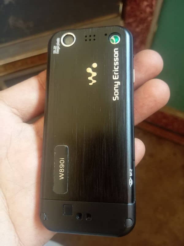 sony Ericsson w890i all ok PTA aprof chargar saty hai 3