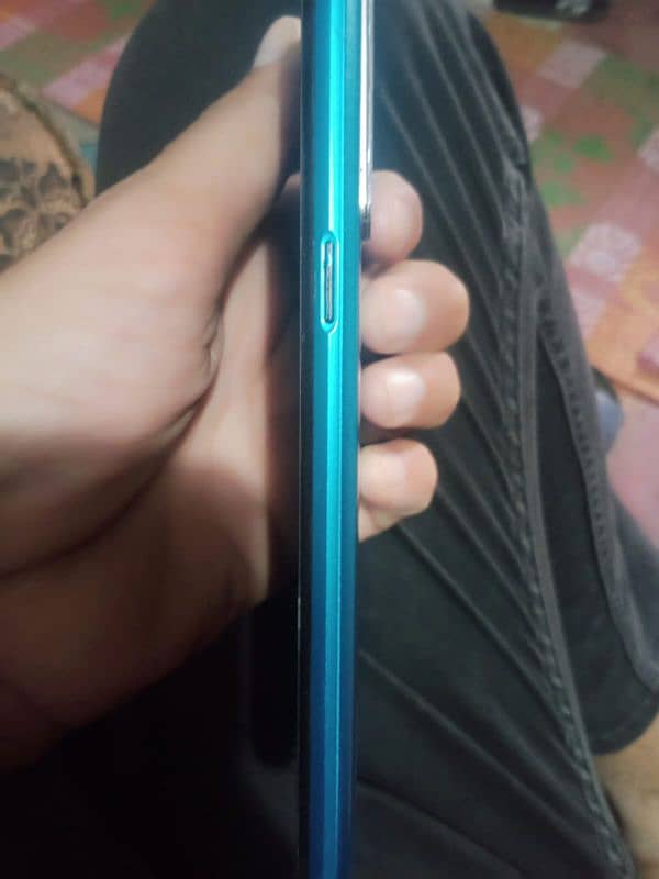 realme 5i 1