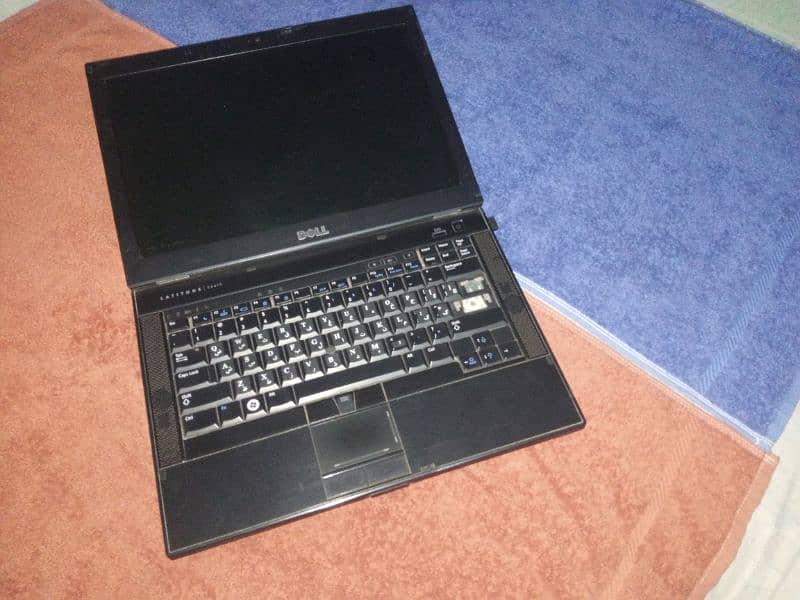 Dell Latitude E6410 I5 520M 4gb ram 265 gb hdd 0