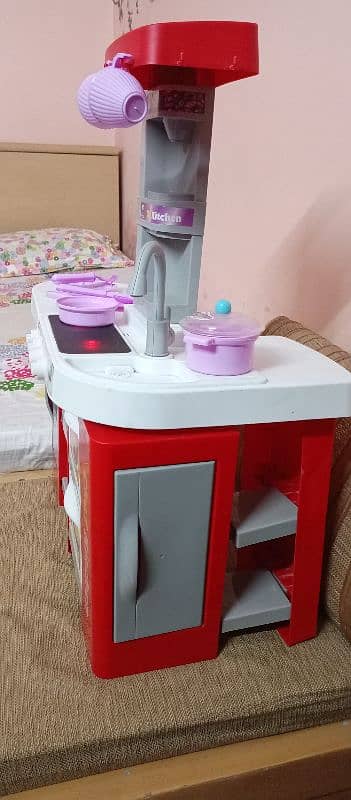 Beautiful Kids Kitchen available at best price!!! 3