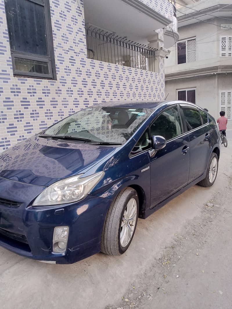 Toyota Prius 2011 4