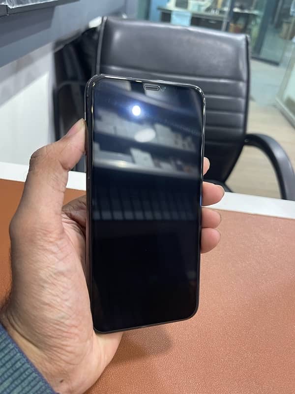 iPhone 11 Pro Max 256GB PTA APPROVED 3