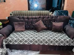 beautiful design 5 seat sofa , all set for sale , used 3 g 4 month